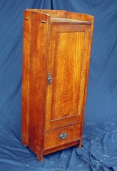 Very Rare Gustav Stickley music cabinet with drawer